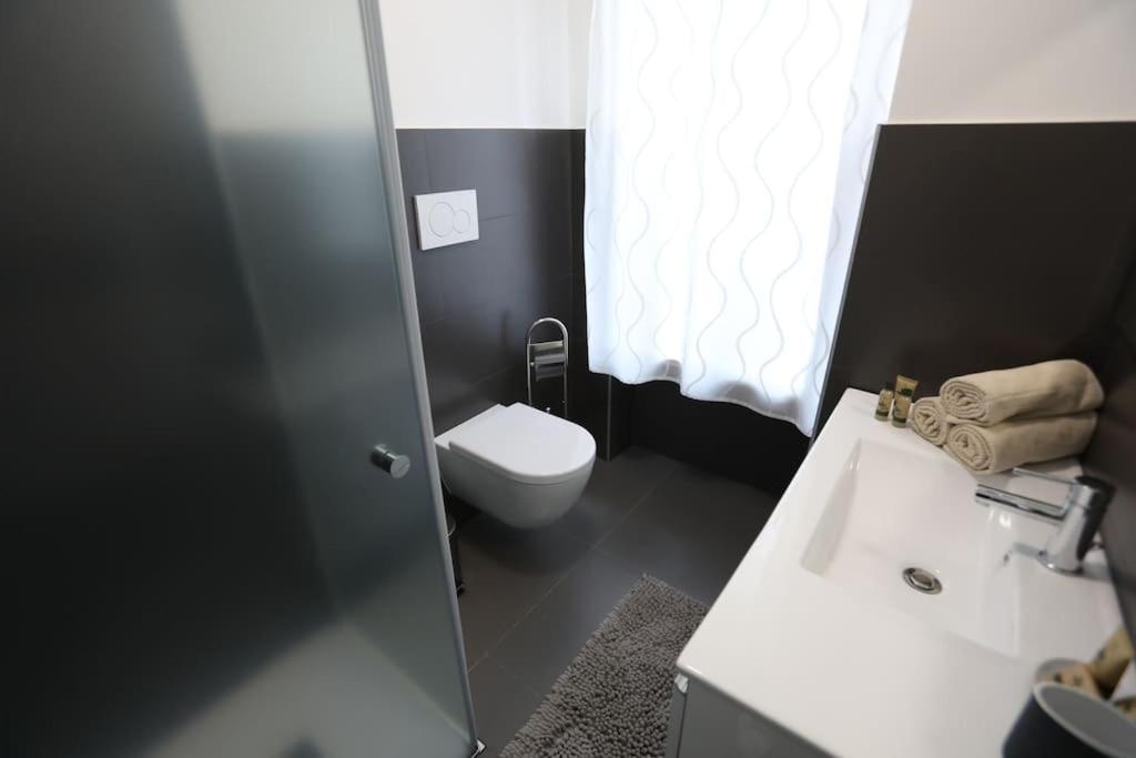 Casa Magenta Apartment 2 Валеджо-суль-Мінчо Екстер'єр фото
